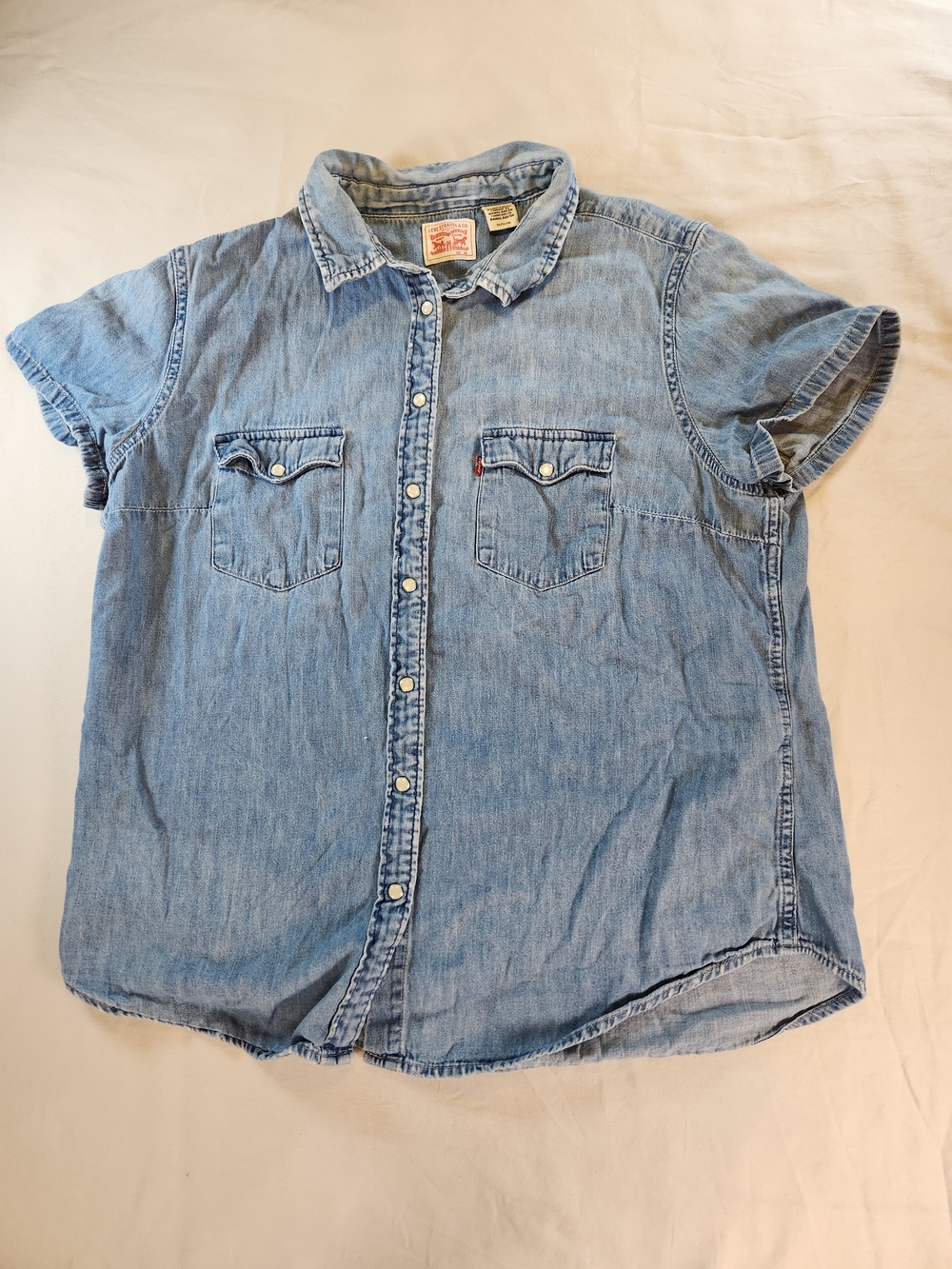 Levi Strauss & Co. Womens Blue Denim Button-Up Shirt w/ Pockets XL